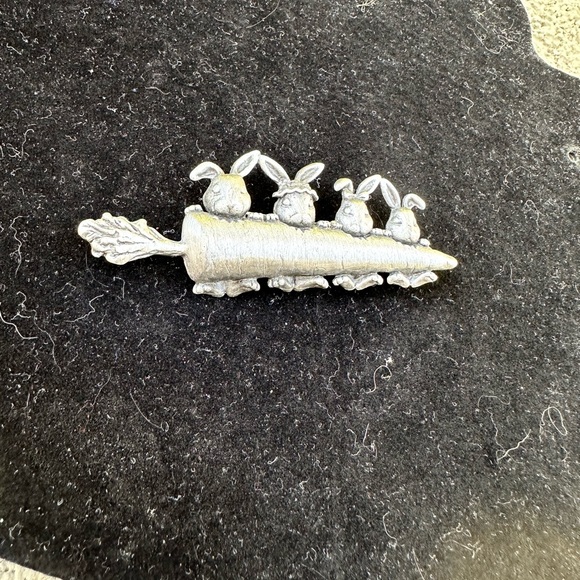 Vintage Bunny Family Brooch - Picture 3 of 3